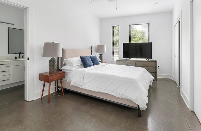 Landing at Standard Assembly - 2 Bedrooms in So...