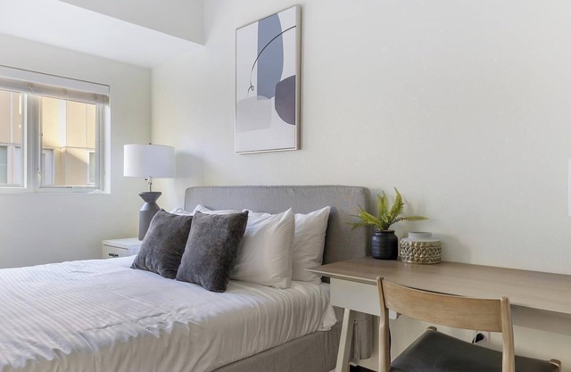 Landing | Beautiful Studio, Courtyard, Gym