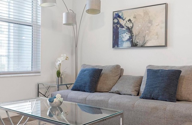 Landing at The Pointe on Westshore - 1 Bedroom ...