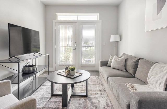 Landing at Bellrock Market Station - 1 Bedroom ...