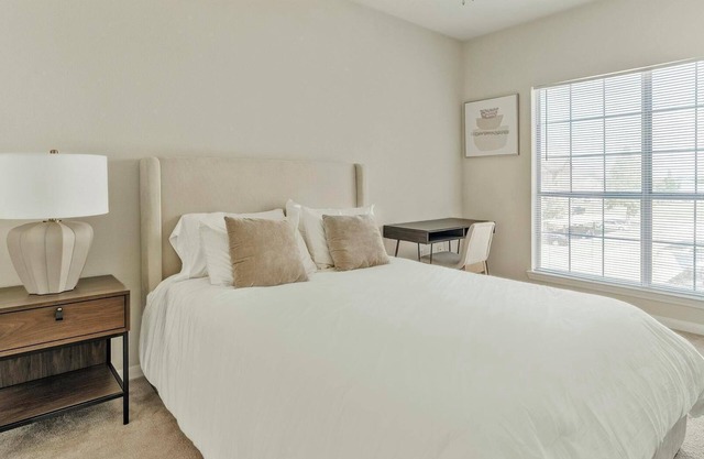 Landing at Settlers Ranch - 1 Bedroom in South ...