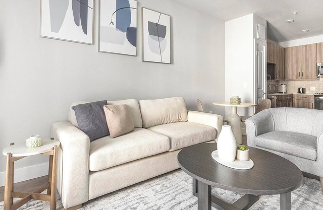Landing at Bellrock Market Station - 1 Bedroom ...