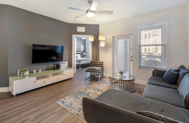 Landing | Spectacular 2BD, Pool, Clubhouse