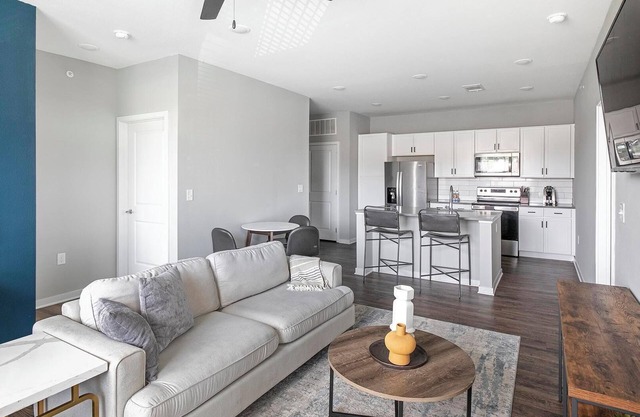 Landing at FarmHaus - 2 Bedrooms in Huntsville