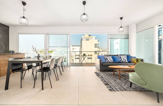 Lapin Luxury Apartment By Nimizz