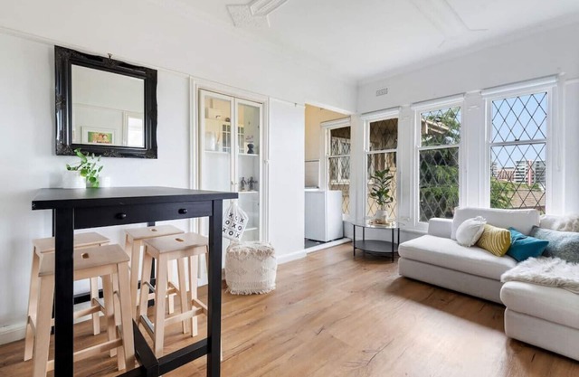 Large 1B South Yarra