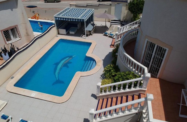 Large 3 Bed Villa Private Pool, Garden, Spacious