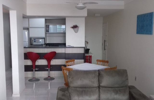 Amplio apartamento de 4 dormitorios a 5 minutos de la playa