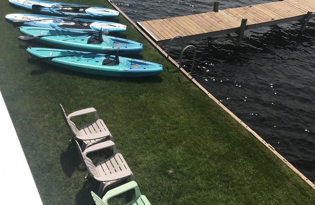 Gran 4BR con 40 'muelle privado en el lago Pentwater.