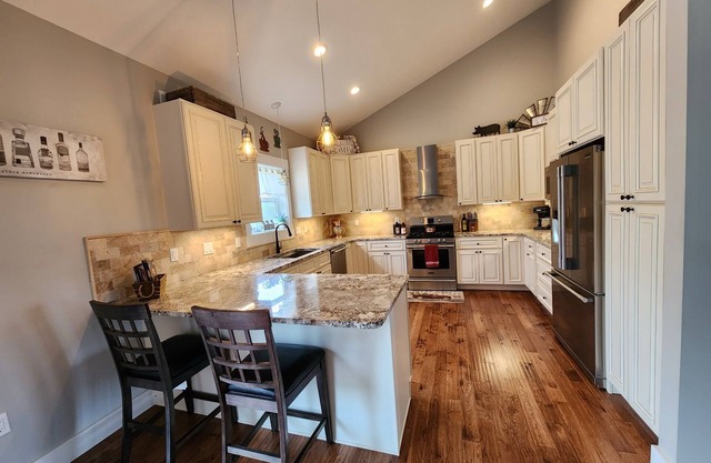 Large 5 bedroom family home. 10 Minutes from Downtown Traverse City!!
