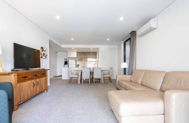 New to VRBO: Large Barton Courtyard Apartment near Parliament
