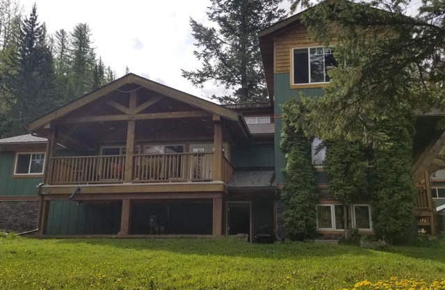 Large Base Suite-Private Entrance & Patio- XL Yard