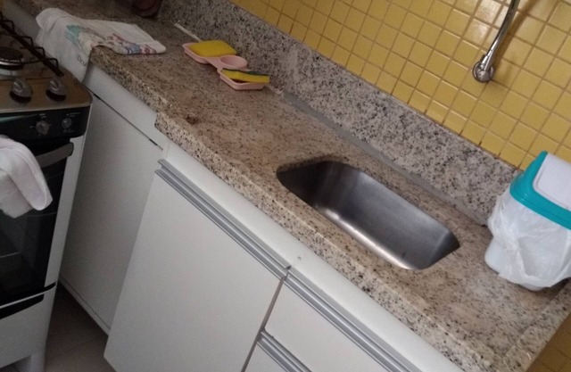 Cuarto 1/4 y amplio, área de servicio, lavadora. Ni siquiera sé por las escaleras