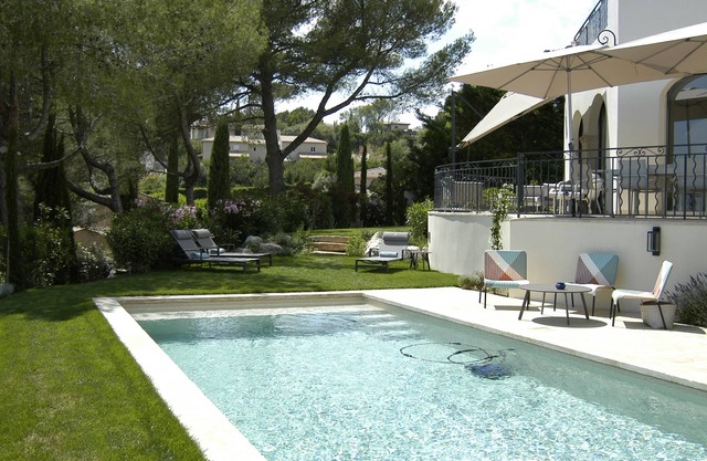 GRAN Y HERMOSA CASA CON ENCANTO A LAS PUERTAS DE AIX EN PROVENCE