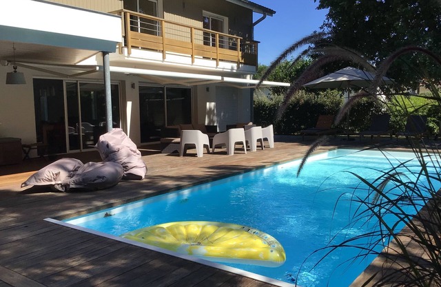 Large Contemporary Villa With 5 'golf D'hossegor