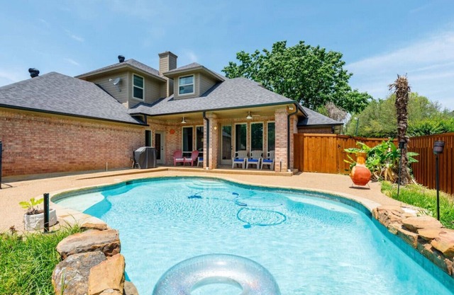 Executive Family Home with pool in Keller/ Dallas-Fort Worth by HomeStayPros