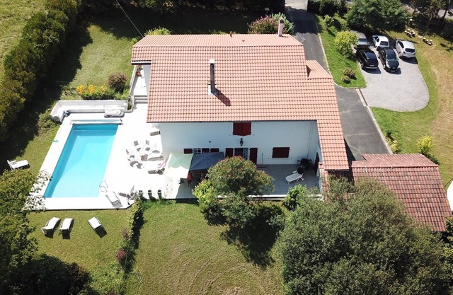 Casa grande, de pie, piscina tranquilitée cerca del mar Biarritz Anglet