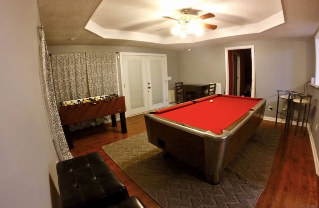 Large House with Pool Table, Foosball, Ping Pong