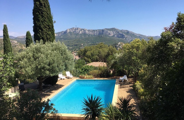 GRAN CASA CON PISCINA Y HERMOSA VISTA