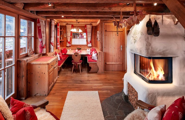 Almchalet grande, rústico 4 * para 10-12 personas