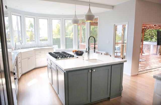 Large luxury home with heated pool. Near Palisades village, beaches and bluffs.