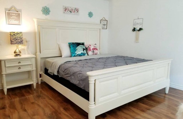 GRAN HABITACIÓN PRINCIPAL CON ENTRADA PRIVADA Y BAÑO