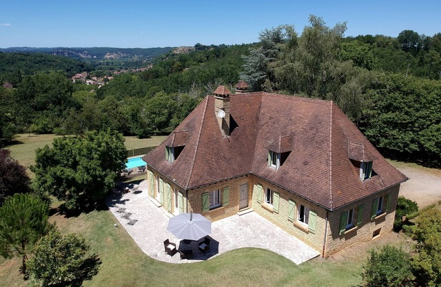 Gran casa de Périgourdine con un panorama excepcional, para 12 personas.
