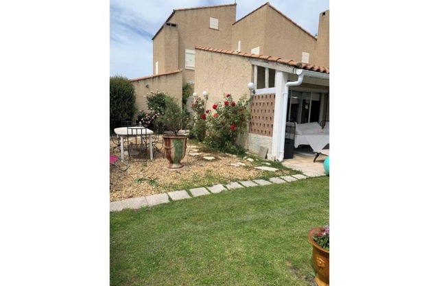 Large, pleasant villa with swimming pool