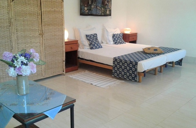 Amplia habitación familiar privada en B & B Villa Calliandra