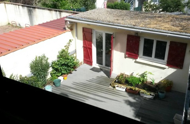 Large room in a shared flat near Bordeaux-centre (Talence) and universities