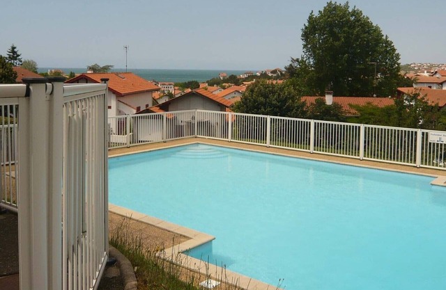 Gran estudio GUETHARY con terraza cubierta y piscina privada
