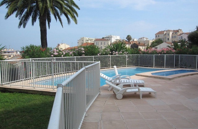 Gran T2, central, terraza, aire acondicionado, piscina, garaje, Wifi.