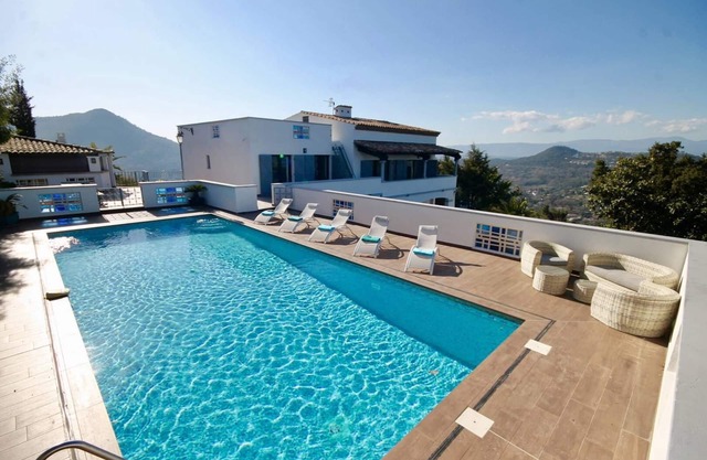 Large villa with sea and Esterel view