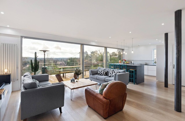 Large villa in the center of Garches, 20 minutes from Paris and Versailles