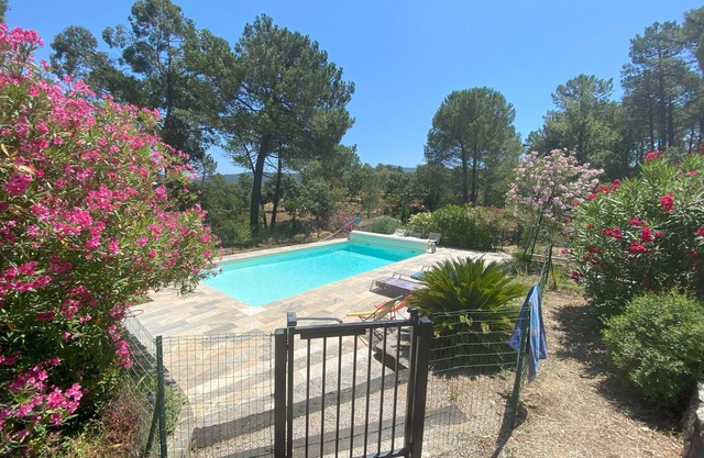 Gran villa en las colinas, con piscina, para 6 a 10 personas