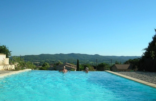 Gran chalet, piscina 6x12, parque infantil, 5 bedrms AC, 4 bathrms