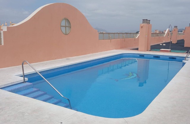 LAS CANDELAS - Bonito apartamento con piscina compartida y cerca de la playa.