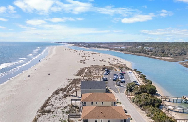 Last Resort - Oceanfront w/ 6-bedrooms