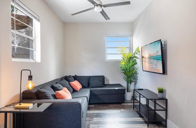 Lauderdale Bliss: Mins to Las Olas & Beach