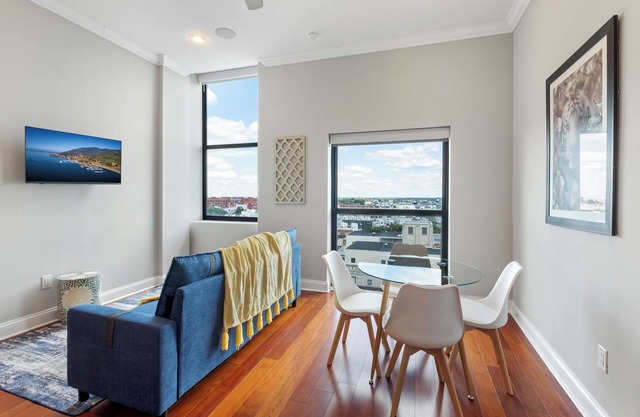 Lavish 1BR w/ Pool & Gym Access