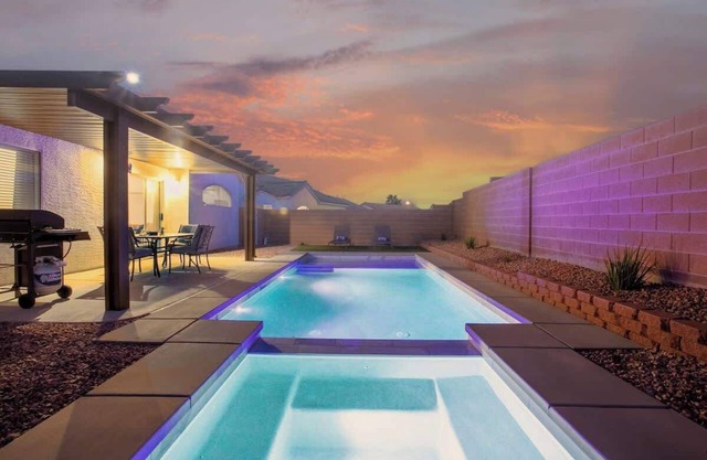 Lavish 4BR Vegas Pool House w/ Heated Pool + Spa