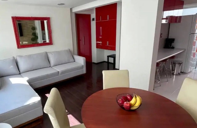 LC231 - 2BDR / 2BTH - Una Habitación Piso, Capacidad 4