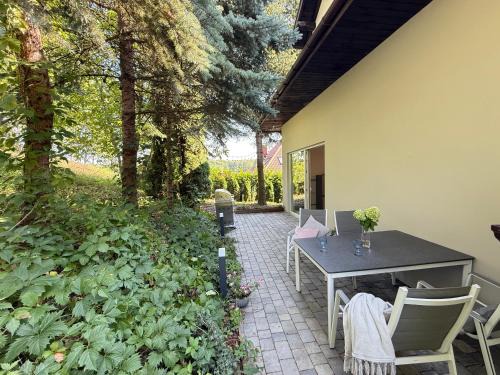 Leśny apartament z ogrodem