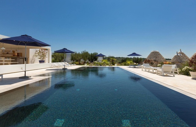 863 Villa de lujo con piscina en Ostuni