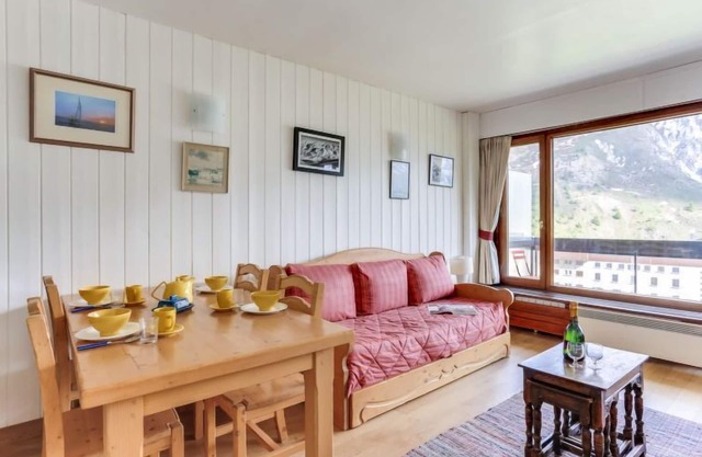 Le Bec Rouge (Le Lac) by Interhome