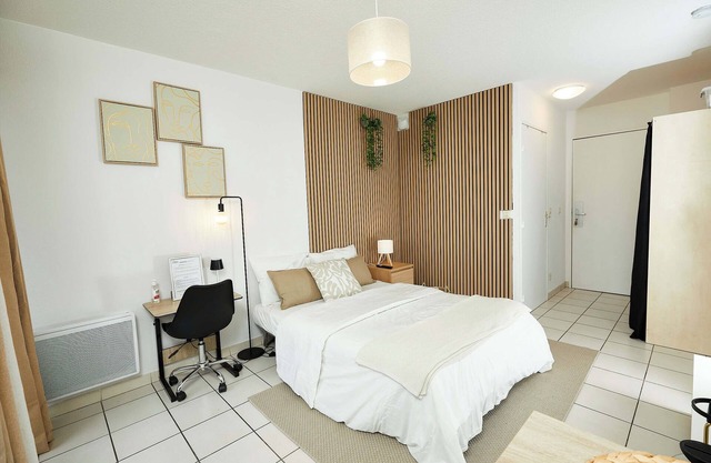 Le Chic Urbain *Hospitals/Faculty* Free parking