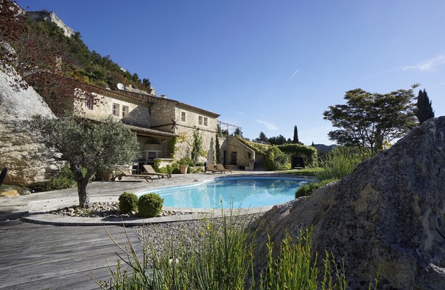 Le Dernier Chateau - Architect's Stone Villa & Pool in Picturesque Les Baux-de-Provence, 5 Bedrooms