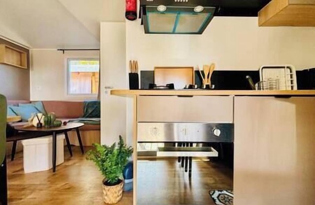 Le Nid des Viviers: Waterfront bungalow