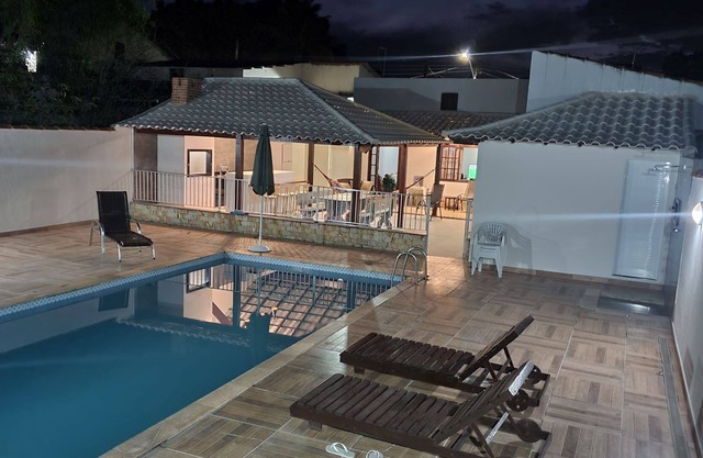 Casa grande, bien ventilada y cómoda en Saquarema. Wifi, piscina y barbacoa.