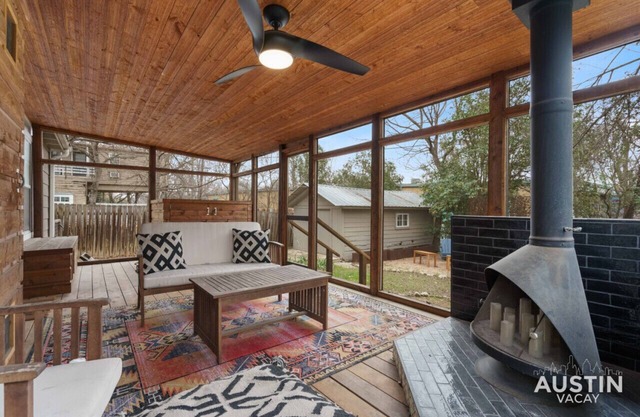 Elegant Escape | Gourmet Kitchen + Outdoor Living